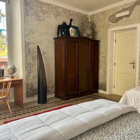 Stylish Terrace Apartment: Historic Centre Haven