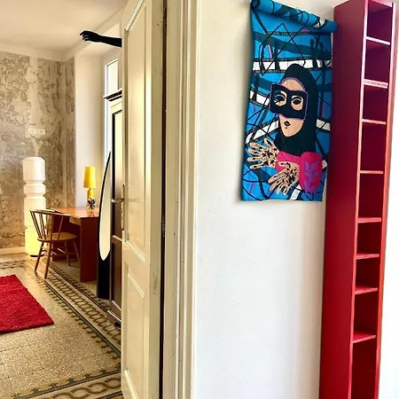 Stylish Terrace Apartment: Historic Centre Haven Apartment