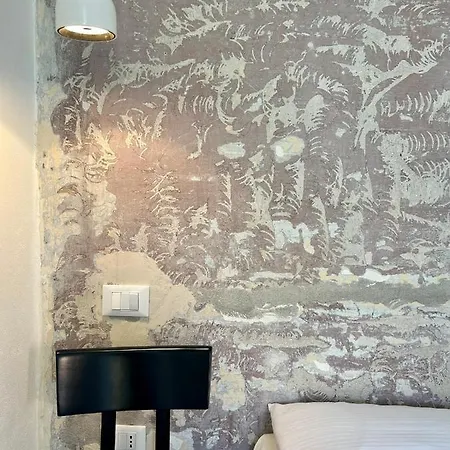 Stylish Terrace Apartment: Historic Centre Haven Apartment La Spezia