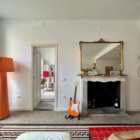Stylish Terrace Apartment: Historic Centre Haven Apartment